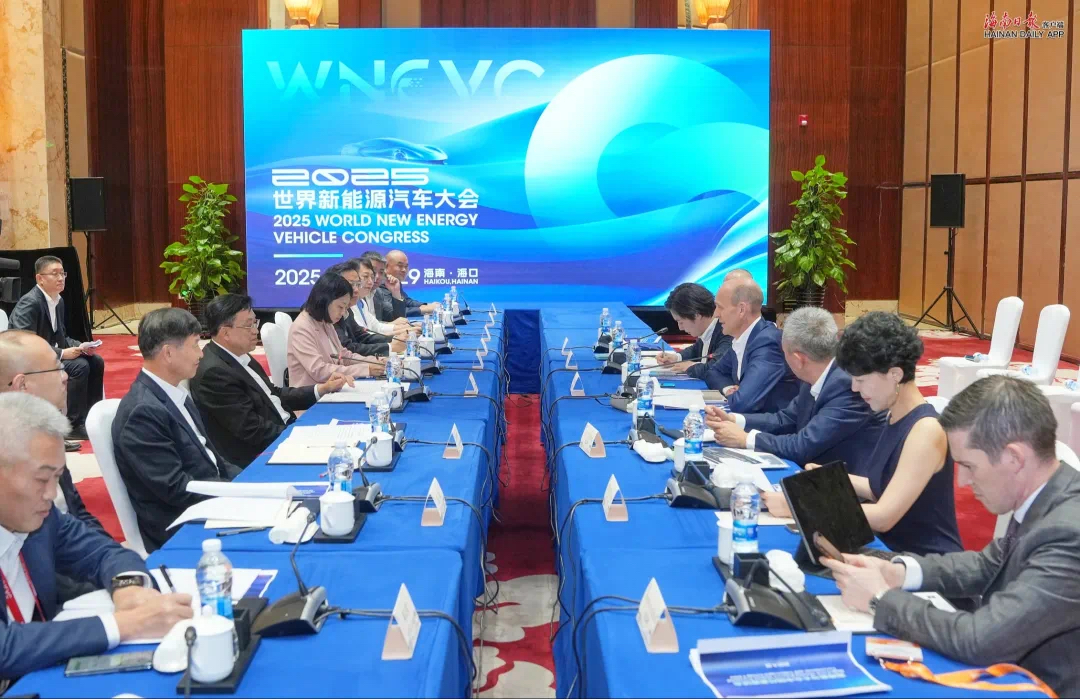冯飞刘小明会见大众汽车集团客人