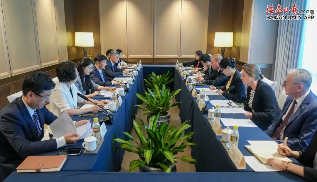刘小明会见新西兰贸易和投资部长托德·麦克莱